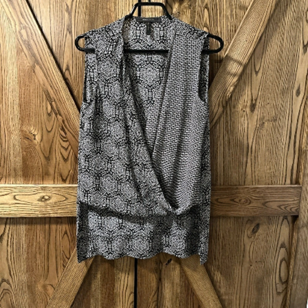 Bcbg Sleeveless High Low Top
